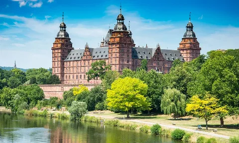 Aschaffenburg'da Profesyonel Otel Tasfiyesi